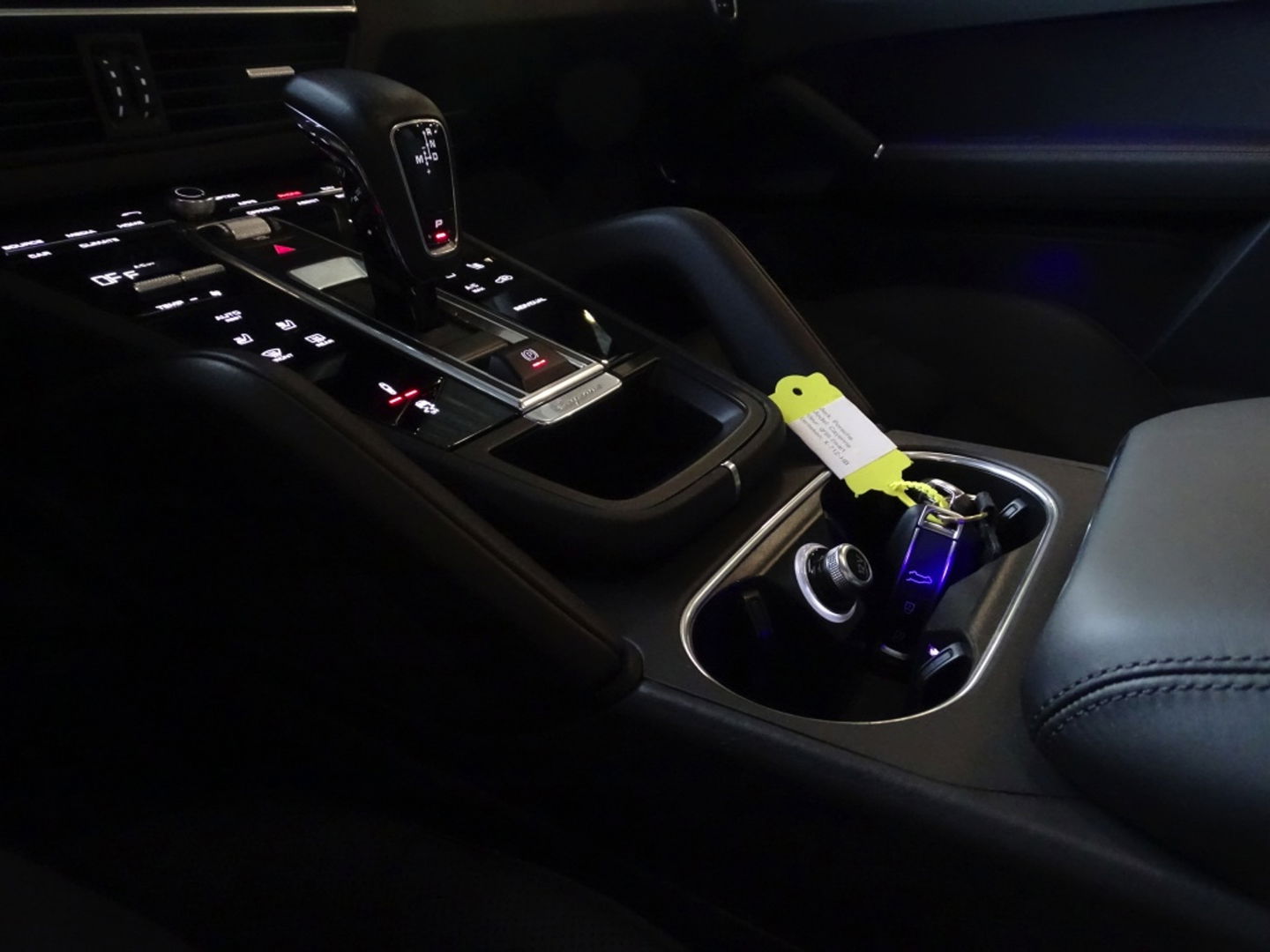 Porsche Cayenne 3.0 E-Hybrid 462PK / Platinum Edit. / 2022 / 360°