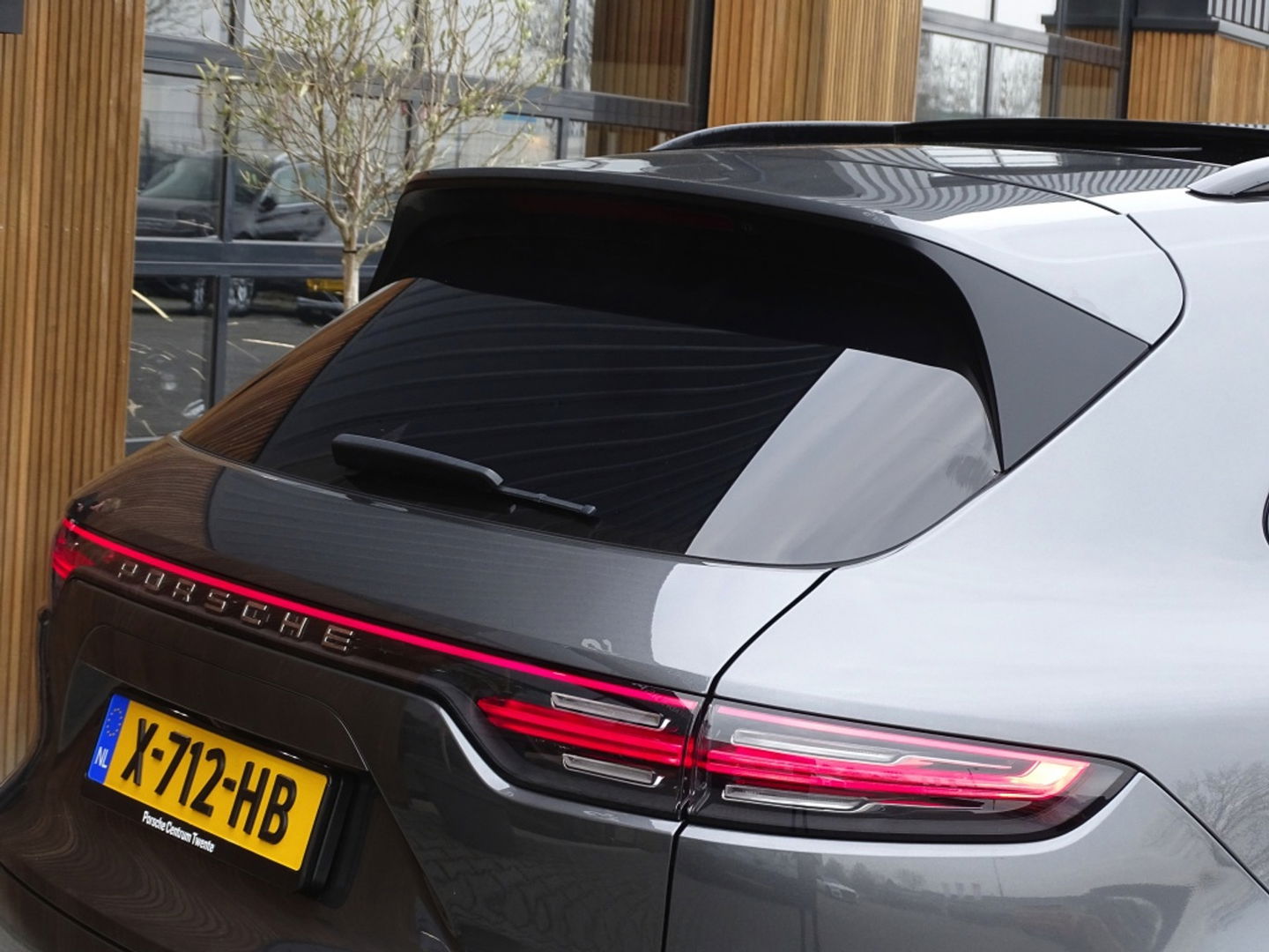 Porsche Cayenne 3.0 E-Hybrid 462PK / Platinum Edit. / 2022 / 360°