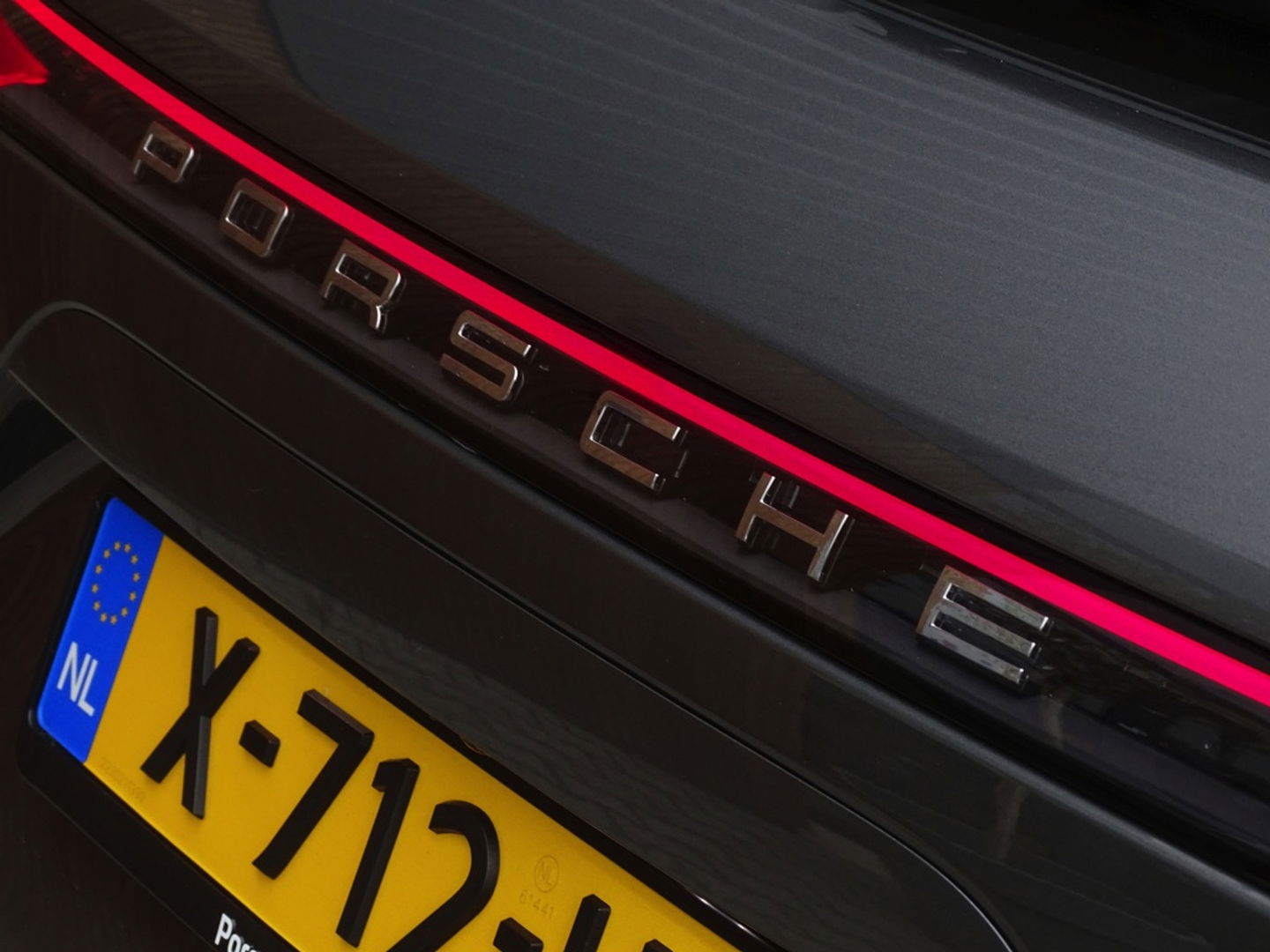 Porsche Cayenne 3.0 E-Hybrid 462PK / Platinum Edit. / 2022 / 360°