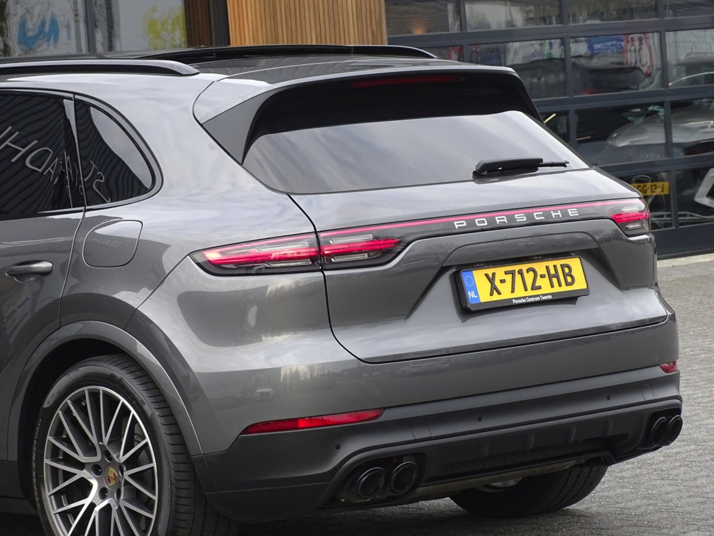 Porsche Cayenne 3.0 E-Hybrid 462PK / Platinum Edit. / 2022 / 360°
