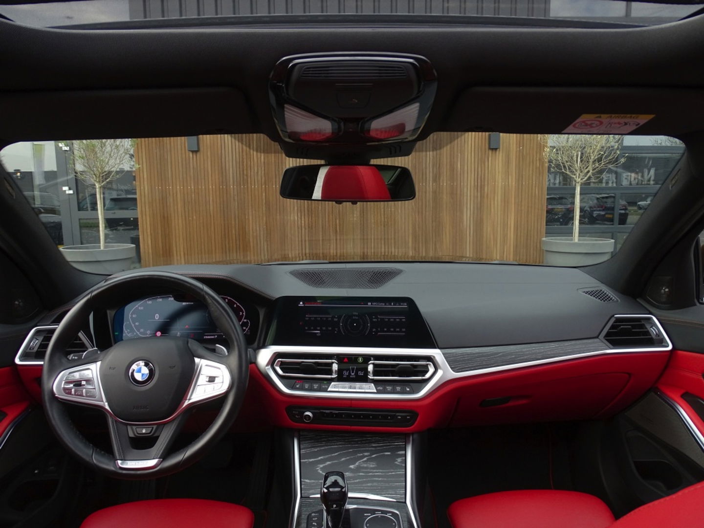 BMW 3-serie 330e 292PK / High Executive / Individual / Luxury Line