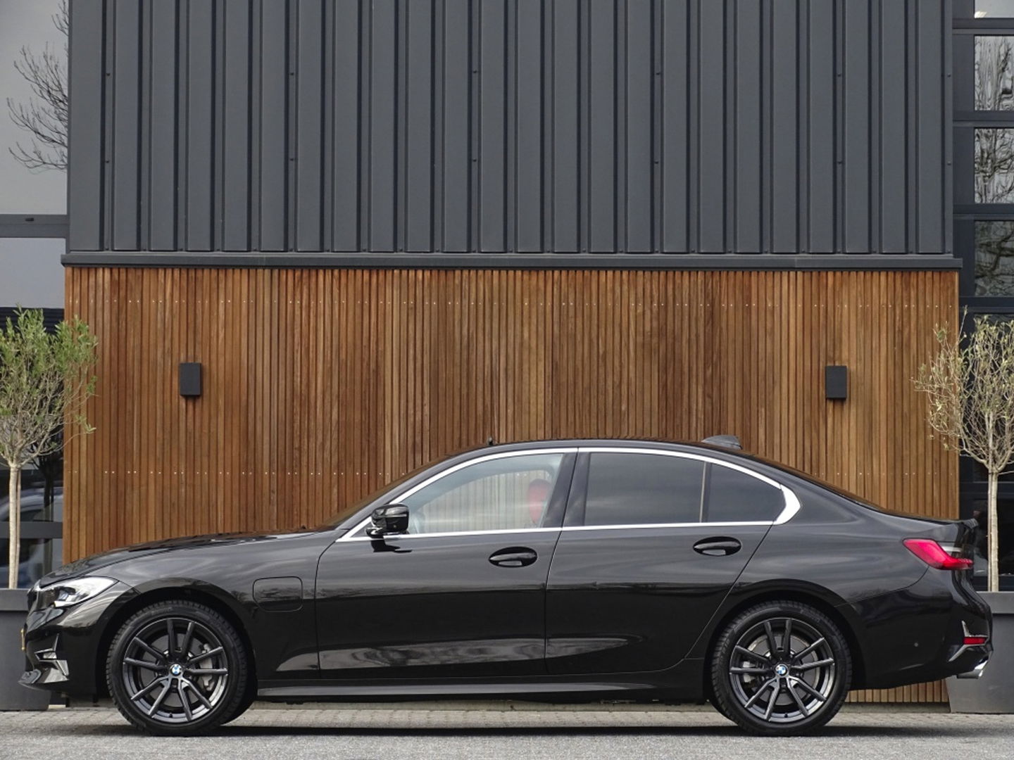 BMW 3-serie 330e 292PK / High Executive / Individual / Luxury Line