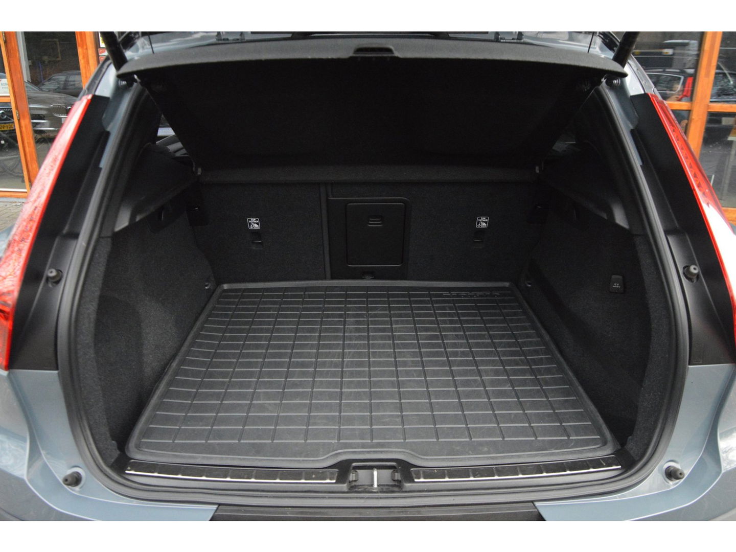 Volvo XC40 T5 Hybride Inscription | Panoramadak | 360° Camera | Harman/Kardon | Stoel + Stuur Verwarming | BLIS | VOC |