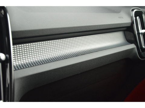 Volvo XC40 T5 Hybride Inscription | Panoramadak | 360° Camera | Harman/Kardon | Stoel + Stuur Verwarming | BLIS | VOC |