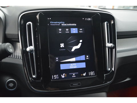 Volvo XC40 T5 Hybride Inscription | Panoramadak | 360° Camera | Harman/Kardon | Stoel + Stuur Verwarming | BLIS | VOC |