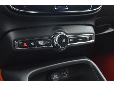 Volvo XC40 T5 Hybride Inscription | Panoramadak | 360° Camera | Harman/Kardon | Stoel + Stuur Verwarming | BLIS | VOC |