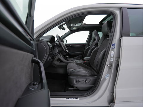 Škoda Kodiaq 1.5 TSI Sportline Business (INCL-BTW) Aut. *PANO | LEATHER-MICROFIBRE | FULL-LED | MEMORY-PACK | DIGI-COCKPIT | NAVI-FULLMAP | CAMERA | DAB+ | AMBIENT-LIGHT | KEYLESS | DAB+ | CARPLAY | PRIVACY-GLASS | 20"ALU*