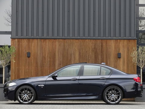 BMW 5 Serie 520i 184PK / M-sport / I-drive / LCI *NAP*