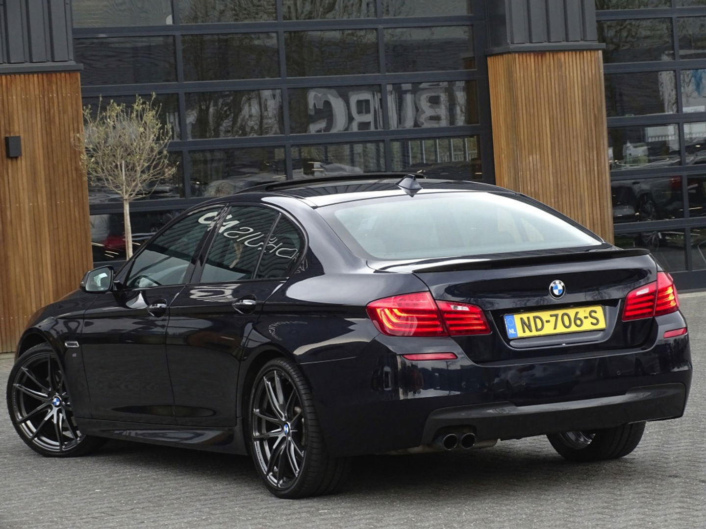 BMW 5 Serie 520i 184PK / M-sport / I-drive / LCI *NAP*