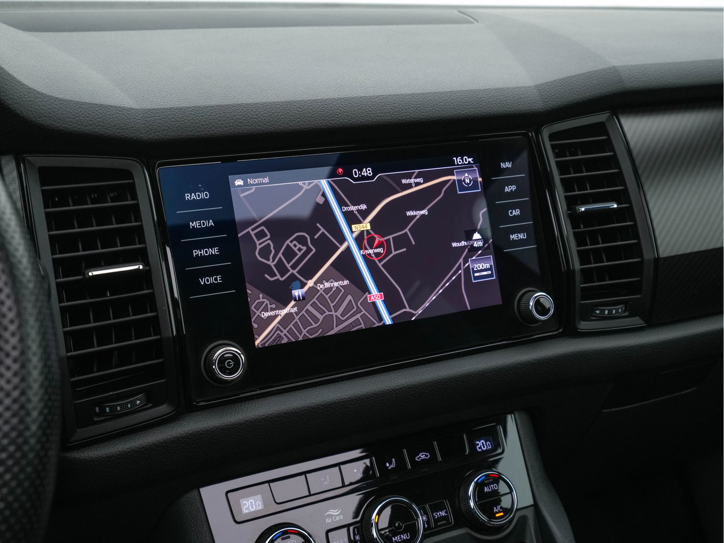 Škoda Kodiaq 1.5 TSI Sportline Business (INCL-BTW) Aut. *PANO | LEATHER-MICROFIBRE | FULL-LED | MEMORY-PACK | DIGI-COCKPIT | NAVI-FULLMAP | CAMERA | DAB+ | AMBIENT-LIGHT | KEYLESS | DAB+ | CARPLAY | PRIVACY-GLASS | 20"ALU*