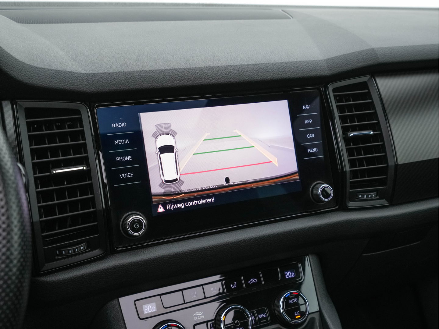 Škoda Kodiaq 1.5 TSI Sportline Business (INCL-BTW) Aut. *PANO | LEATHER-MICROFIBRE | FULL-LED | MEMORY-PACK | DIGI-COCKPIT | NAVI-FULLMAP | CAMERA | DAB+ | AMBIENT-LIGHT | KEYLESS | DAB+ | CARPLAY | PRIVACY-GLASS | 20"ALU*