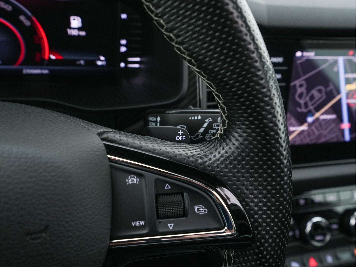 Škoda Kodiaq 1.5 TSI Sportline Business (INCL-BTW) Aut. *PANO | LEATHER-MICROFIBRE | FULL-LED | MEMORY-PACK | DIGI-COCKPIT | NAVI-FULLMAP | CAMERA | DAB+ | AMBIENT-LIGHT | KEYLESS | DAB+ | CARPLAY | PRIVACY-GLASS | 20"ALU*