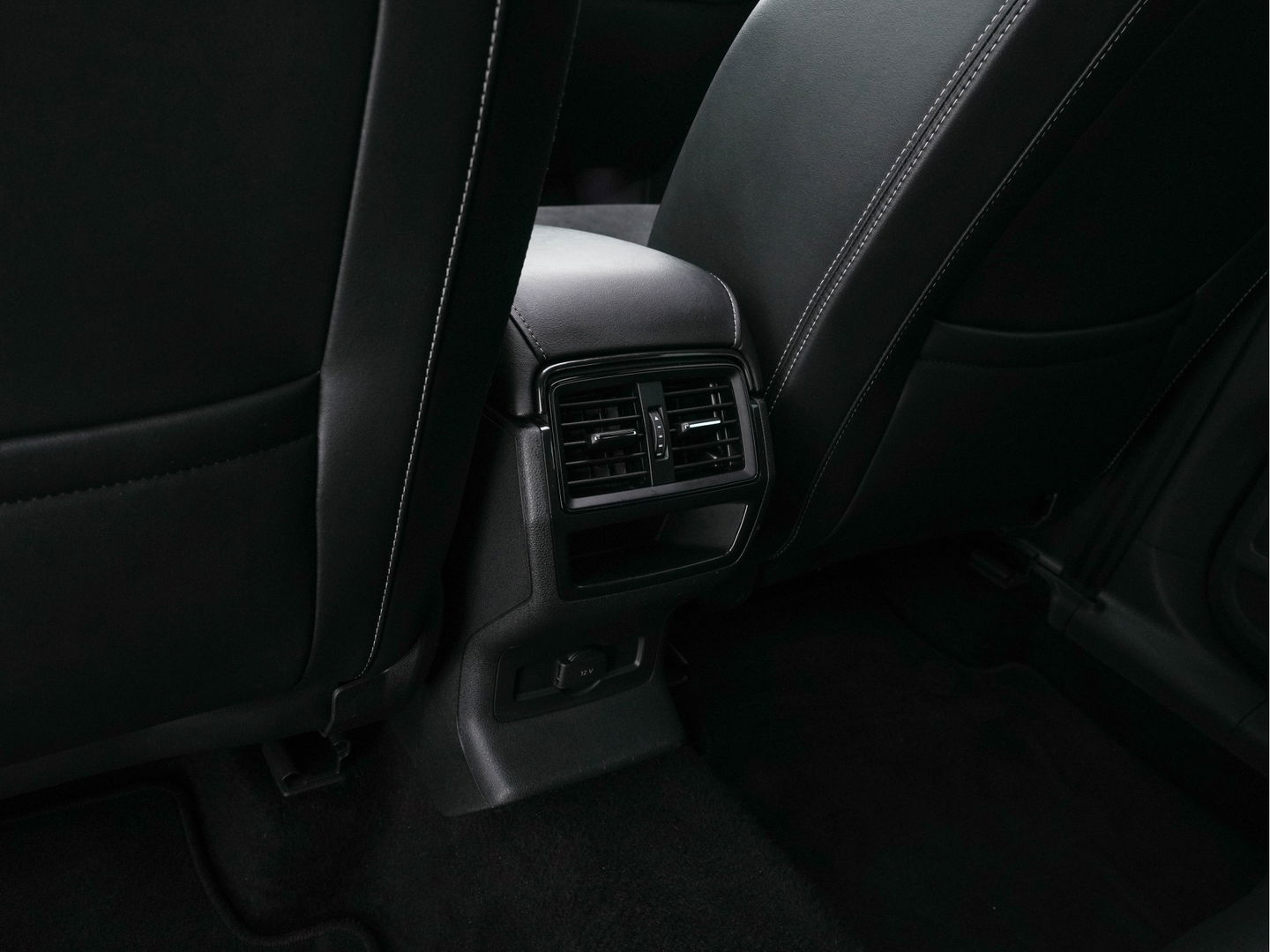 Škoda Kodiaq 1.5 TSI Sportline Business (INCL-BTW) Aut. *PANO | LEATHER-MICROFIBRE | FULL-LED | MEMORY-PACK | DIGI-COCKPIT | NAVI-FULLMAP | CAMERA | DAB+ | AMBIENT-LIGHT | KEYLESS | DAB+ | CARPLAY | PRIVACY-GLASS | 20"ALU*