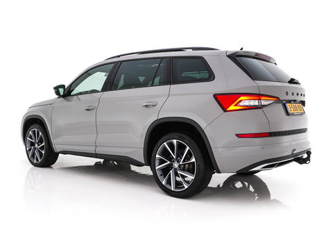 Škoda Kodiaq 1.5 TSI Sportline Business (INCL-BTW) Aut. *PANO | LEATHER-MICROFIBRE | FULL-LED | MEMORY-PACK | DIGI-COCKPIT | NAVI-FULLMAP | CAMERA | DAB+ | AMBIENT-LIGHT | KEYLESS | DAB+ | CARPLAY | PRIVACY-GLASS | 20"ALU*