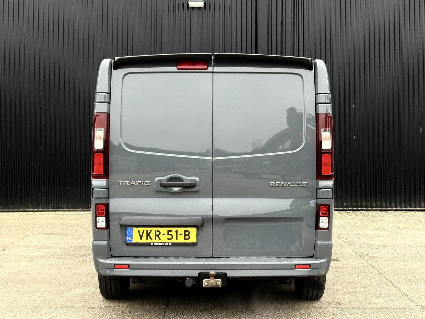 Renault Trafic 2.0 dCi 170pk EDC L2H1 Black Edition | BW LEASE EDITION | MARGE | SPOILERS | STEPS | LMV |