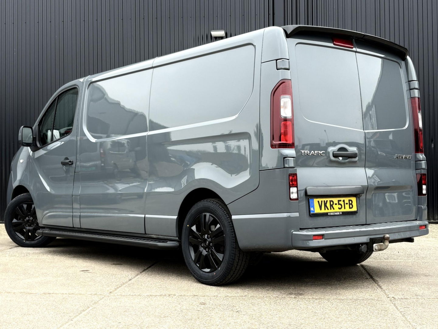 Renault Trafic 2.0 dCi 170pk EDC L2H1 Black Edition | BW LEASE EDITION | MARGE | SPOILERS | STEPS | LMV |