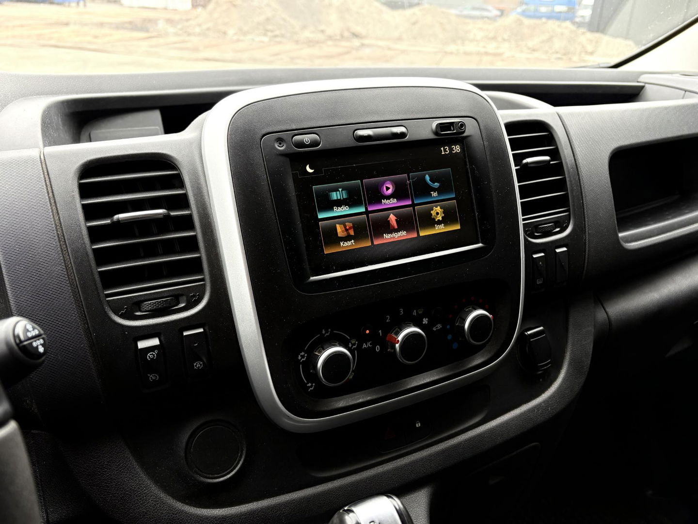 Renault Trafic 2.0 dCi 170pk EDC L2H1 Black Edition | BW LEASE EDITION | MARGE | SPOILERS | STEPS | LMV |