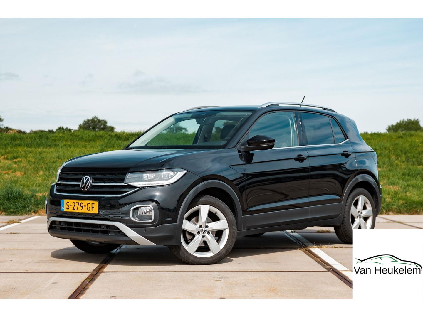 Volkswagen T-Cross 1.5 TSI DSG Style | TREKHAAK | CAMERA | CLIMA | APPLE CAR PLAY | ALL SEASON BANDEN