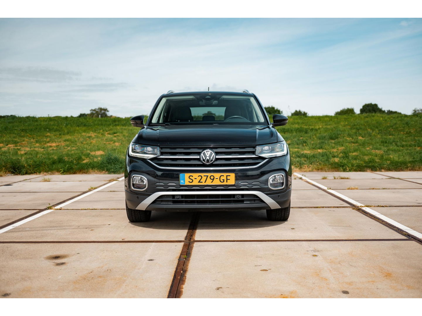 Volkswagen T-Cross 1.5 TSI DSG Style | TREKHAAK | CAMERA | CLIMA | APPLE CAR PLAY | ALL SEASON BANDEN
