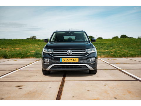 Volkswagen T-Cross 1.5 TSI DSG Style | TREKHAAK | CAMERA | CLIMA | APPLE CAR PLAY | ALL SEASON BANDEN