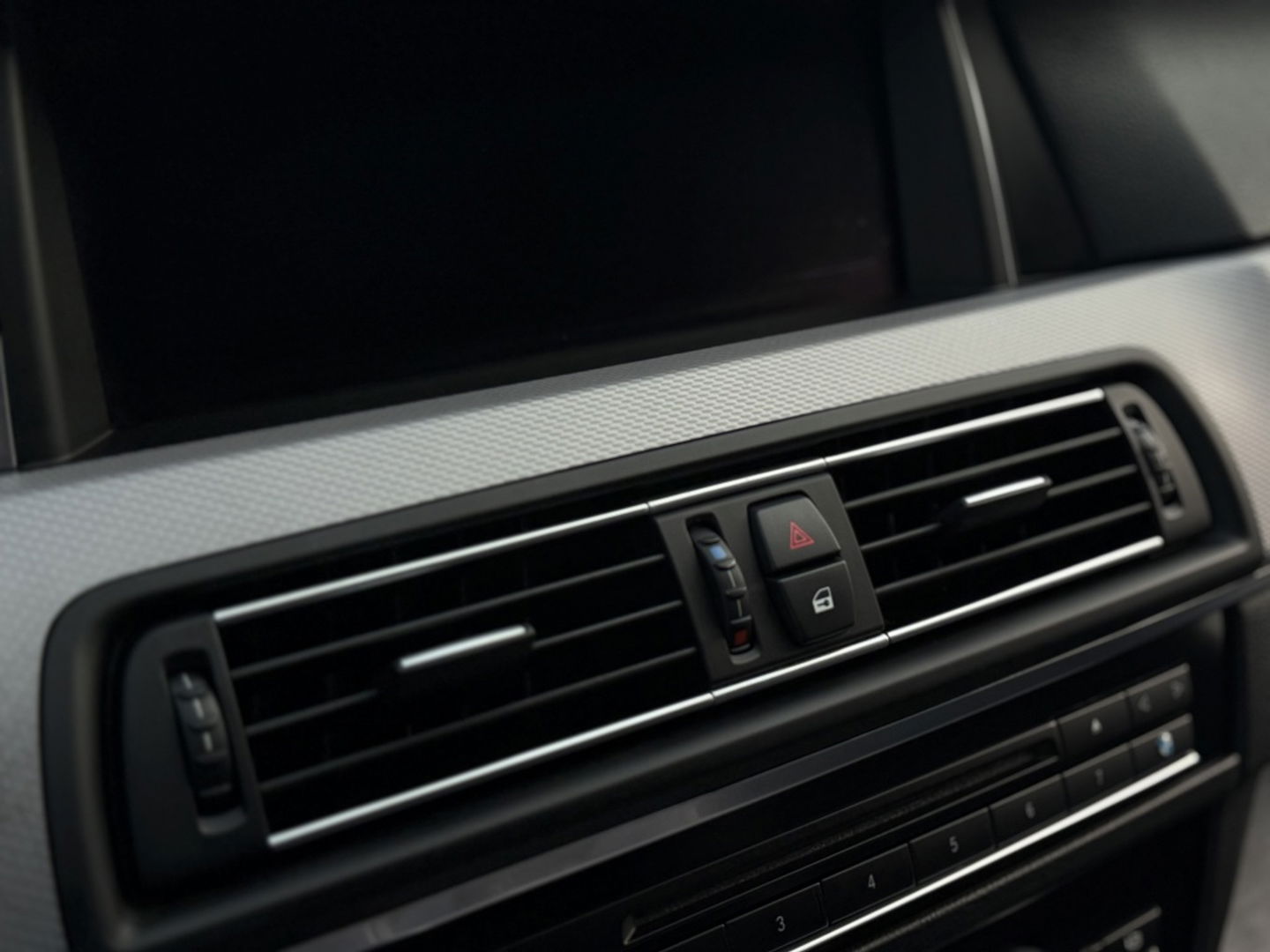 BMW 5 Serie 520i 184PK / M-sport / I-drive / LCI *NAP*