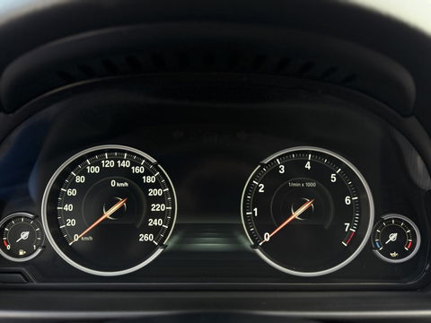 BMW 5 Serie 520i 184PK / M-sport / I-drive / LCI *NAP*