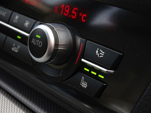 BMW 5 Serie 520i 184PK / M-sport / I-drive / LCI *NAP*