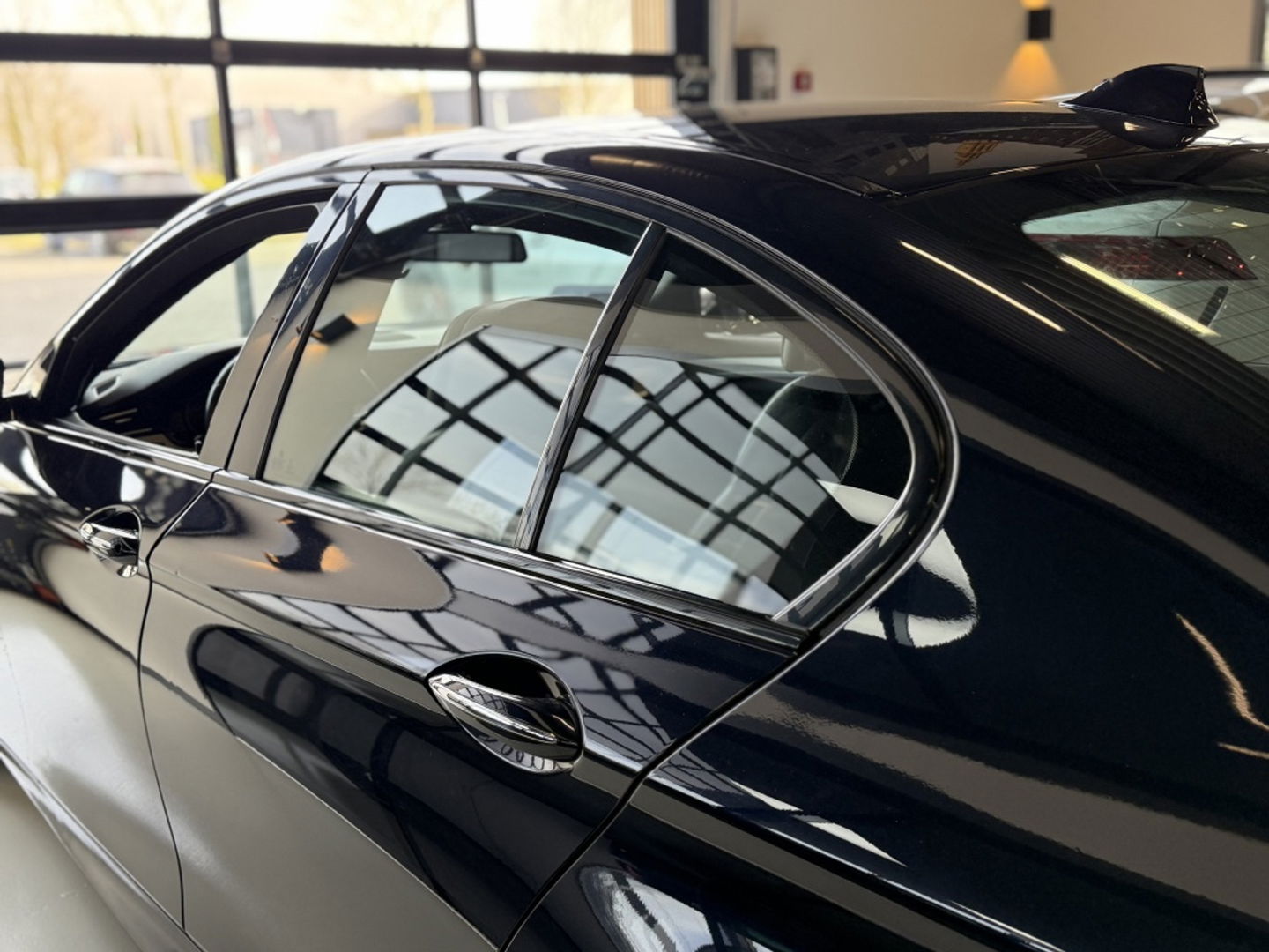 BMW 5 Serie 520i 184PK / M-sport / I-drive / LCI *NAP*