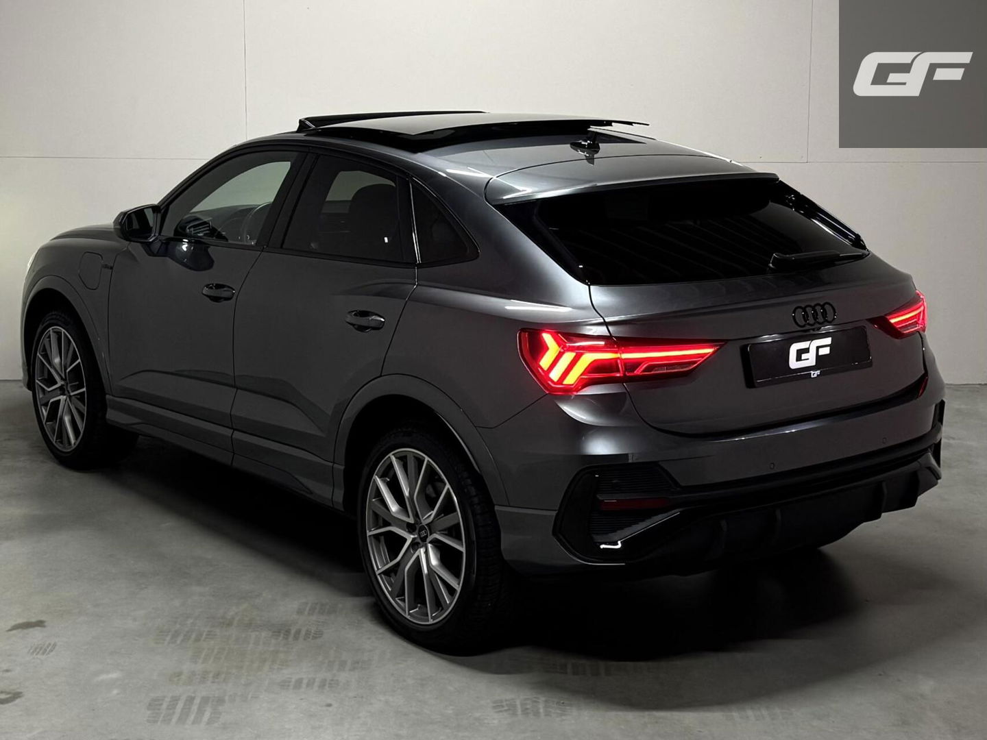 Audi Q3 Sportback 45 TFSIe Black Edition S-line Pano Sonos Memory ACC