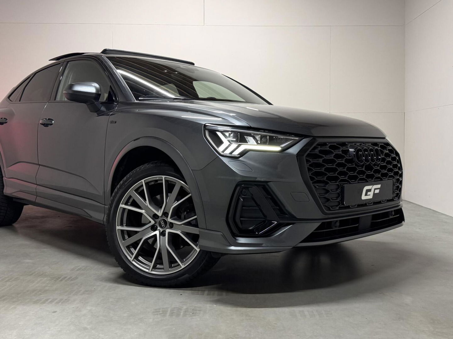 Audi Q3 Sportback 45 TFSIe Black Edition S-line Pano Sonos Memory ACC