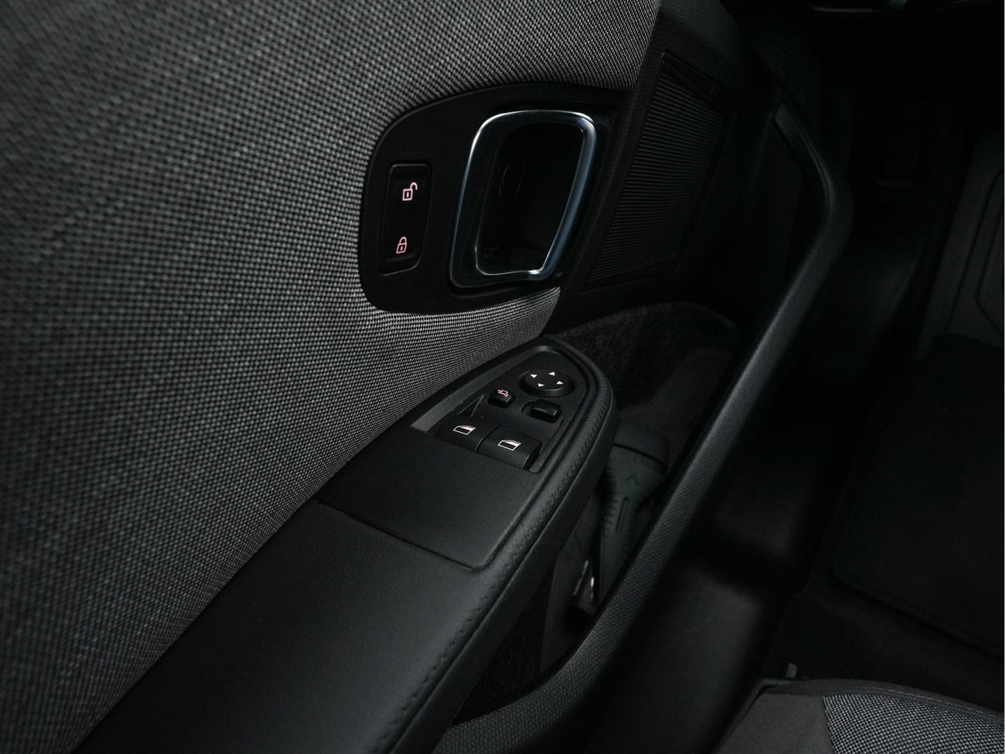 BMW i3 Basis 120Ah Sport 42 kWh [ 3-Fase-11kW ] {SOH-100%} (INCL-BTW) *HEATPUMP | FULL-LED | NAVI-FULLMAP | KEYLESS | COMFORTSEATS | ECC | CCS-FASTLOADER | PDC | DIGI-COCKPIT | CRUISE | 20''ALU*