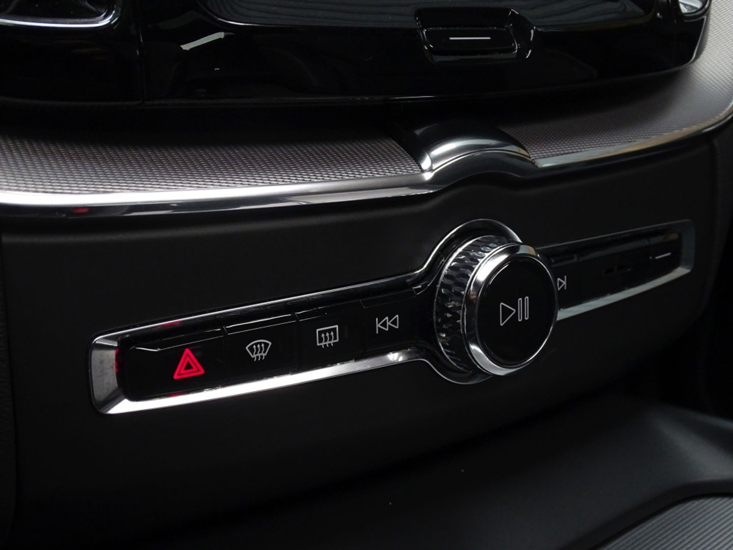 Volvo XC60 T6 Recharge 350PK automaat / R-Design / LED