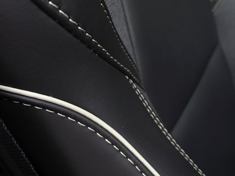 Volvo XC60 T6 Recharge 350PK automaat / R-Design / LED