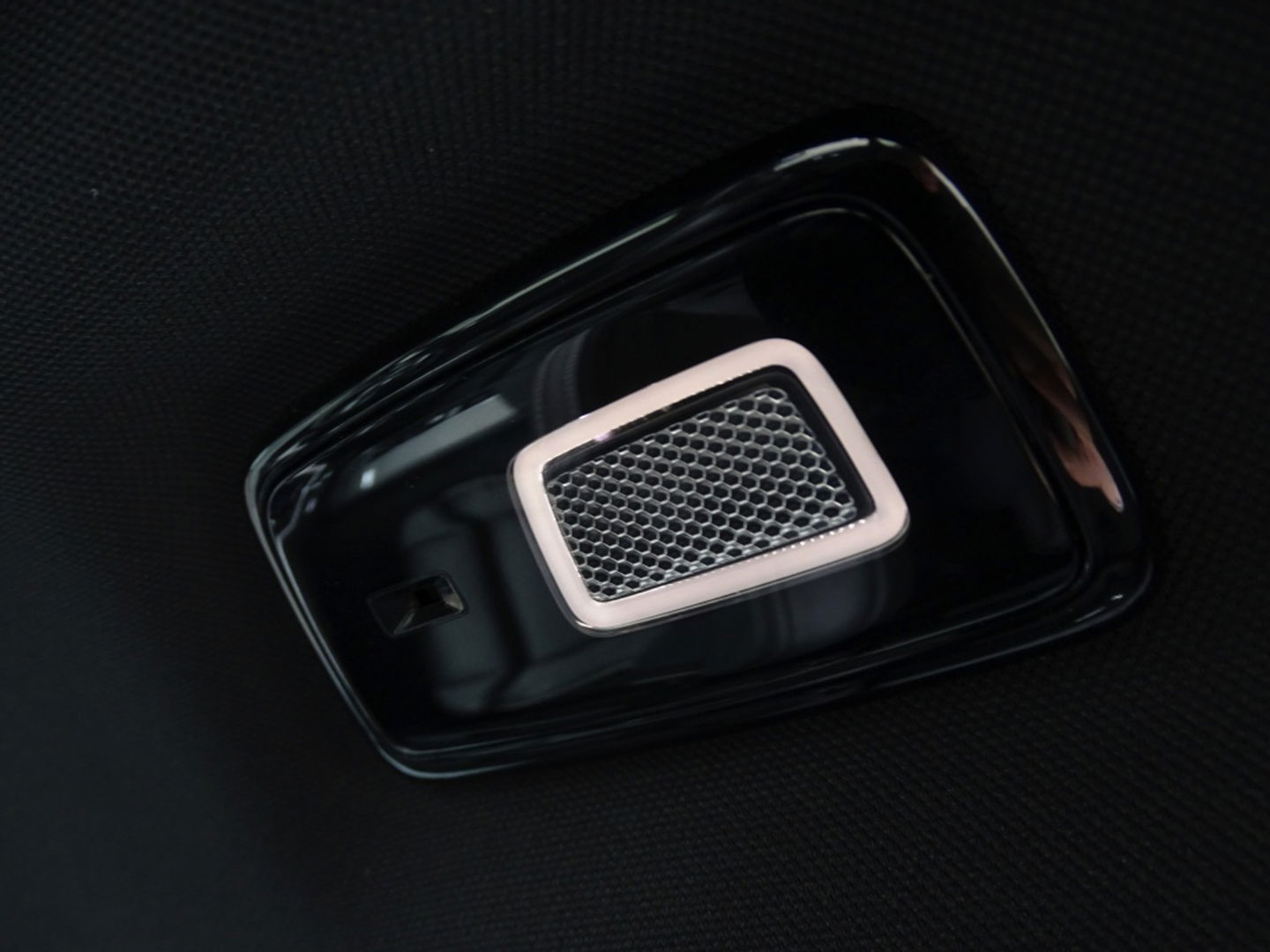 Volvo XC60 T6 Recharge 350PK automaat / R-Design / LED