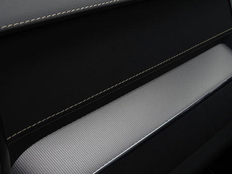 Volvo XC60 T6 Recharge 350PK automaat / R-Design / LED