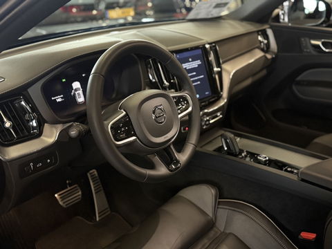 Volvo XC60 T6 Recharge 350PK automaat / R-Design / LED