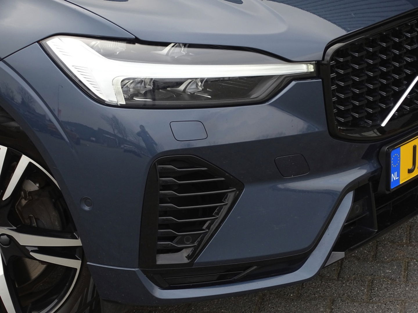 Volvo XC60 T6 Recharge 350PK automaat / R-Design / LED