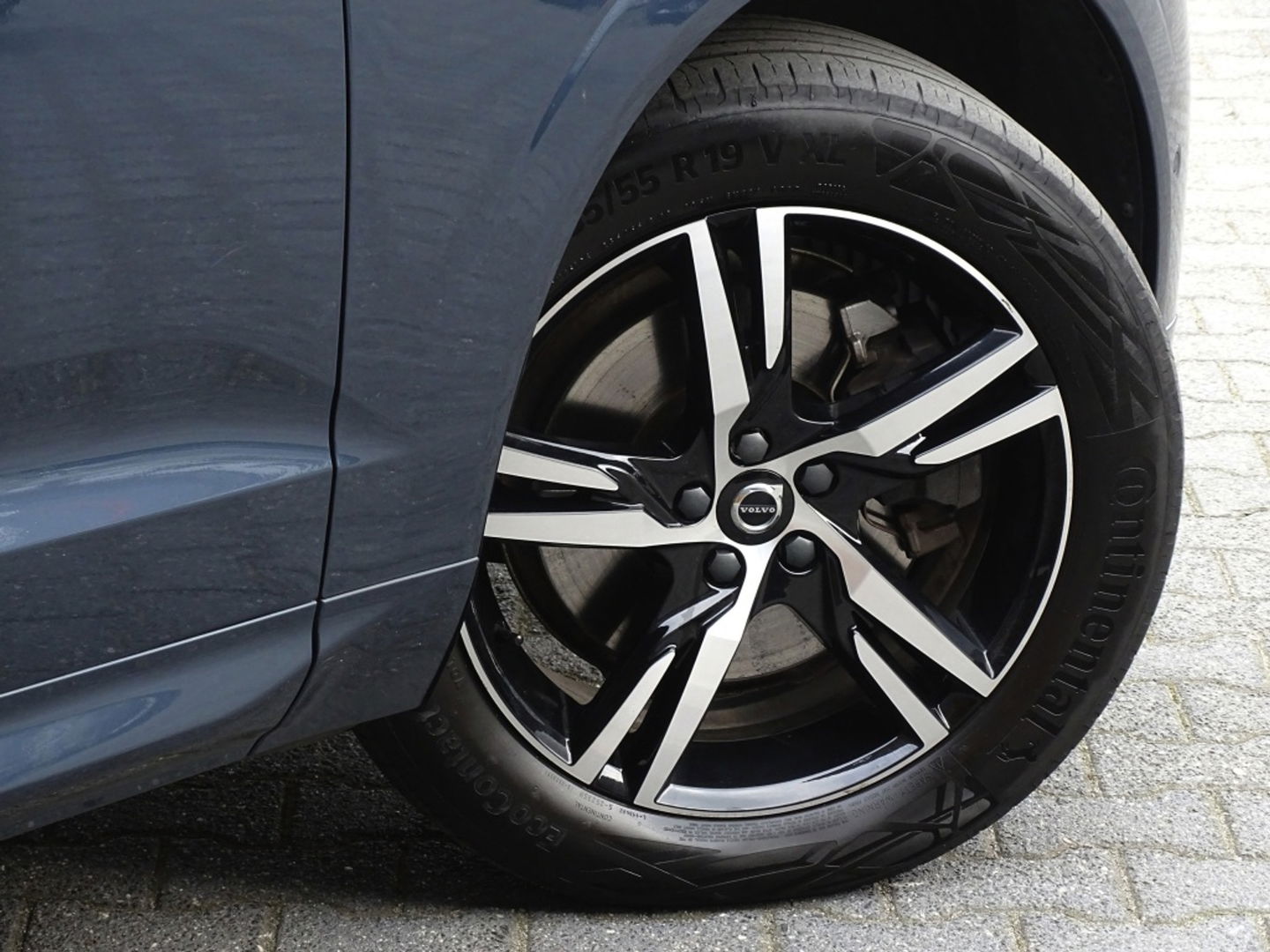 Volvo XC60 T6 Recharge 350PK automaat / R-Design / LED