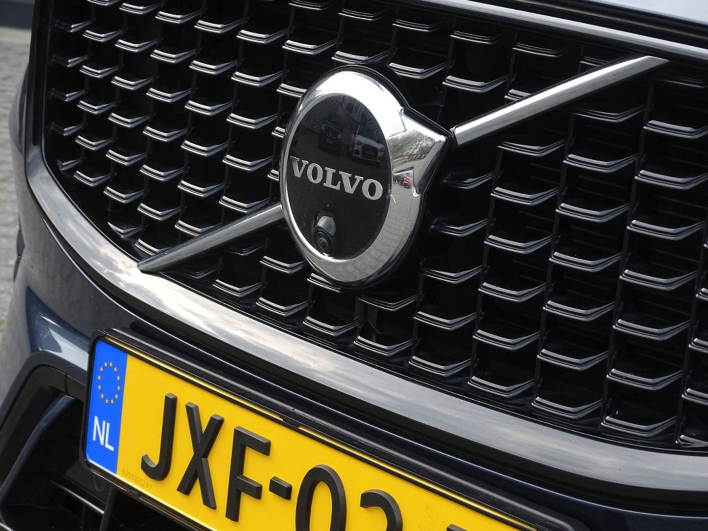 Volvo XC60 T6 Recharge 350PK automaat / R-Design / LED