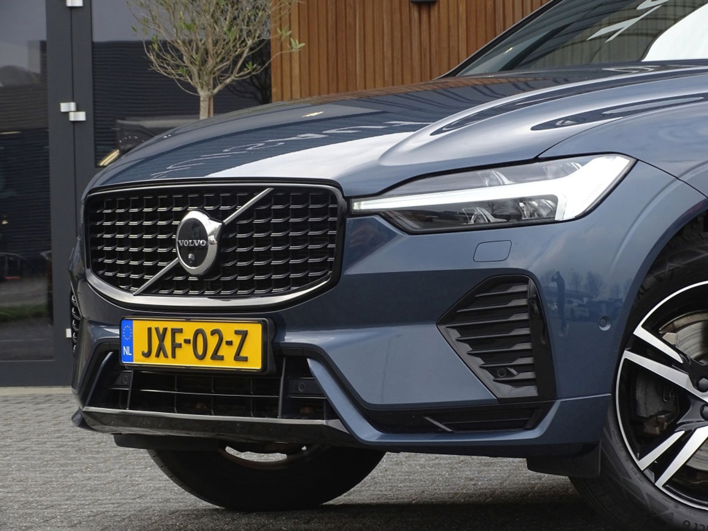 Volvo XC60 T6 Recharge 350PK automaat / R-Design / LED