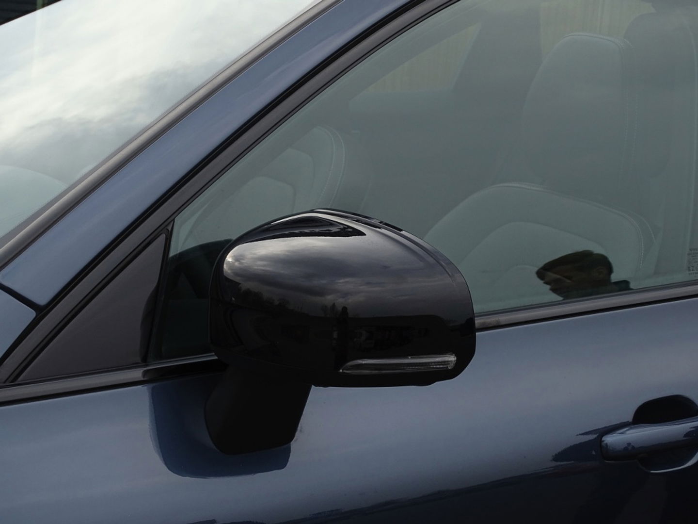 Volvo XC60 T6 Recharge 350PK automaat / R-Design / LED