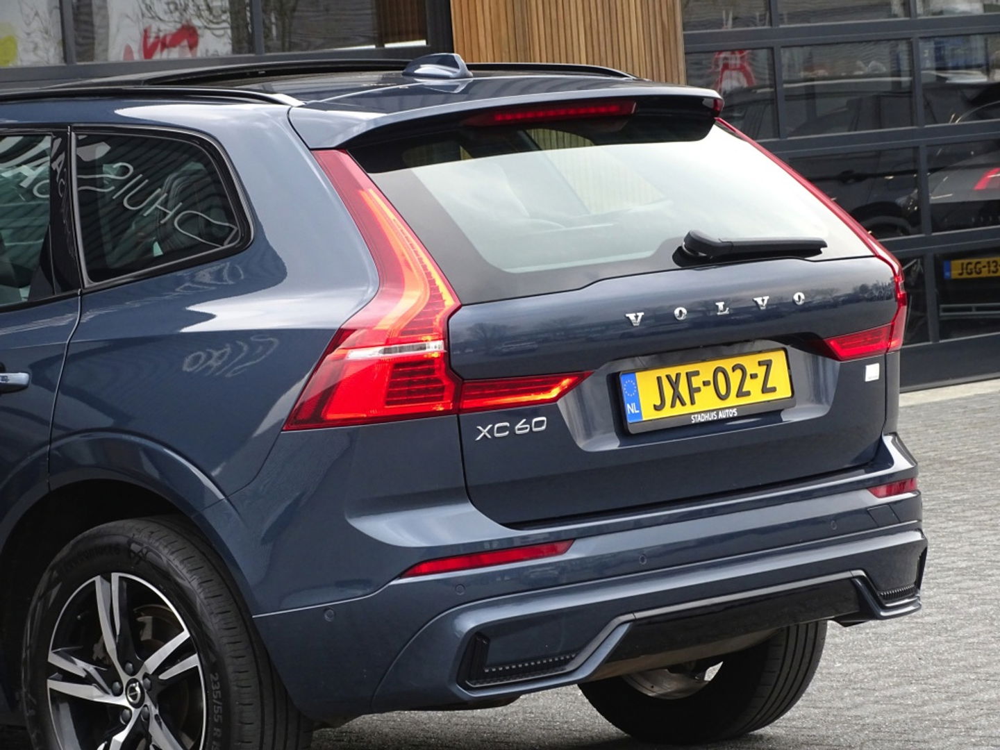 Volvo XC60 T6 Recharge 350PK automaat / R-Design / LED