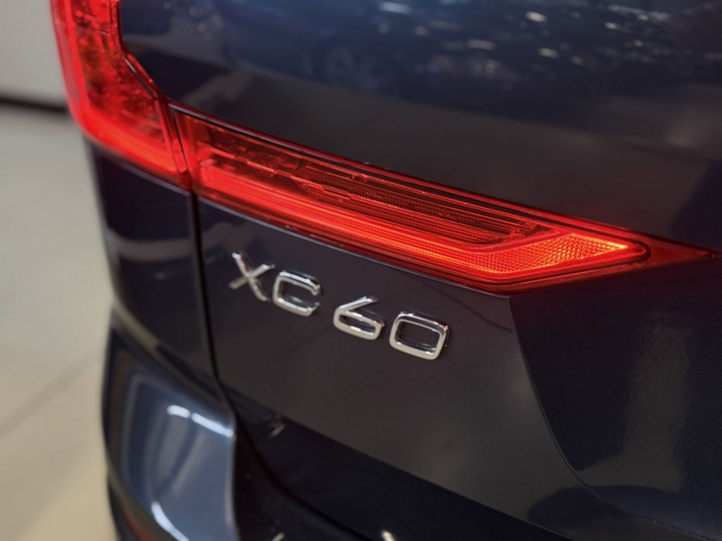 Volvo XC60 T6 Recharge 350PK automaat / R-Design / LED