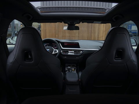 BMW 1-serie 118i High Executive / M-Sport/ M-Perfomance/ Pano / 140pk