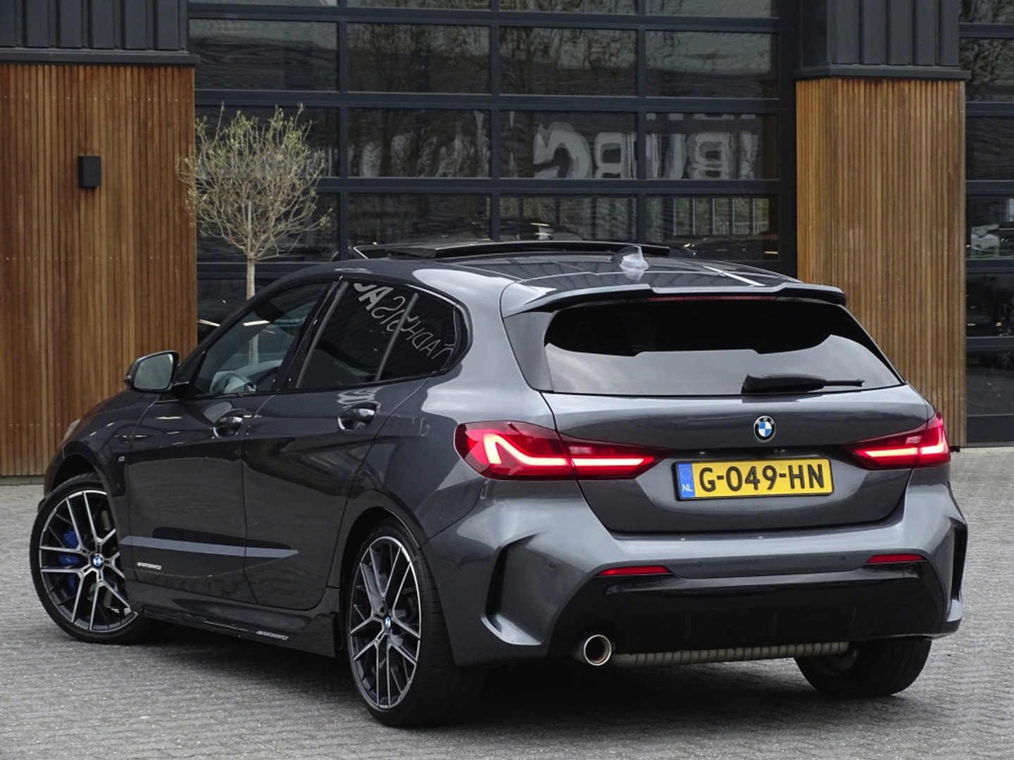 BMW 1-serie 118i High Executive / M-Sport/ M-Perfomance/ Pano / 140pk