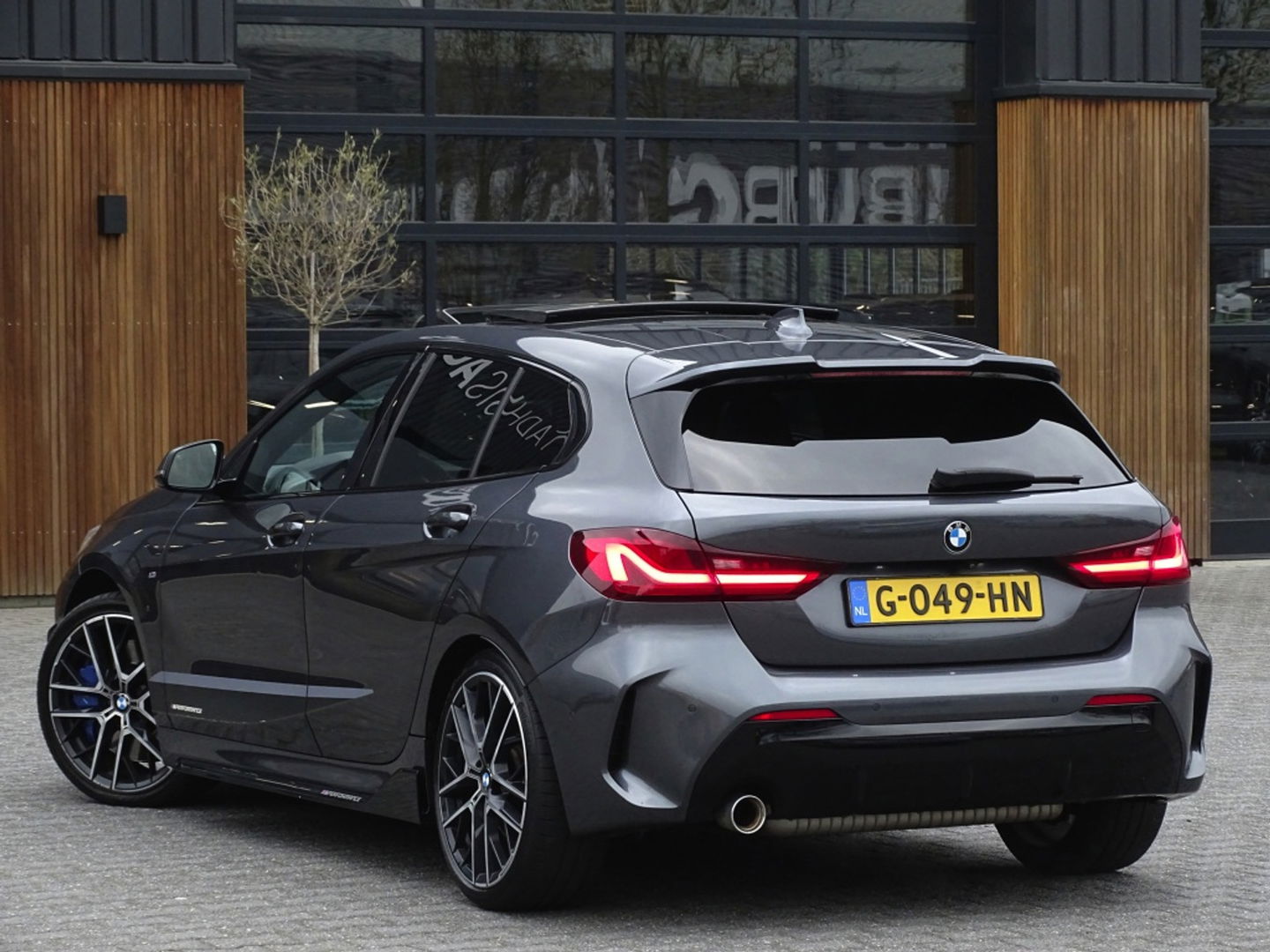 BMW 1-serie 118i High Executive / M-Sport/ M-Perfomance/ Pano / 140pk