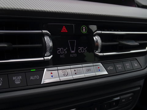 BMW 1-serie 118i High Executive / M-Sport/ M-Perfomance/ Pano / 140pk