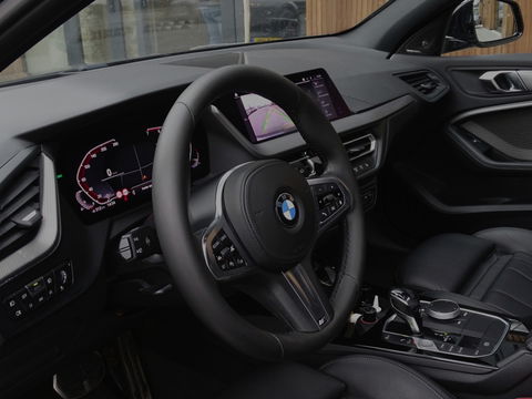 BMW 1-serie 118i High Executive / M-Sport/ M-Perfomance/ Pano / 140pk