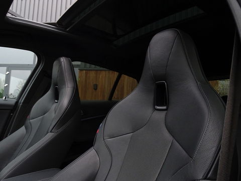 BMW 1-serie 118i High Executive / M-Sport/ M-Perfomance/ Pano / 140pk