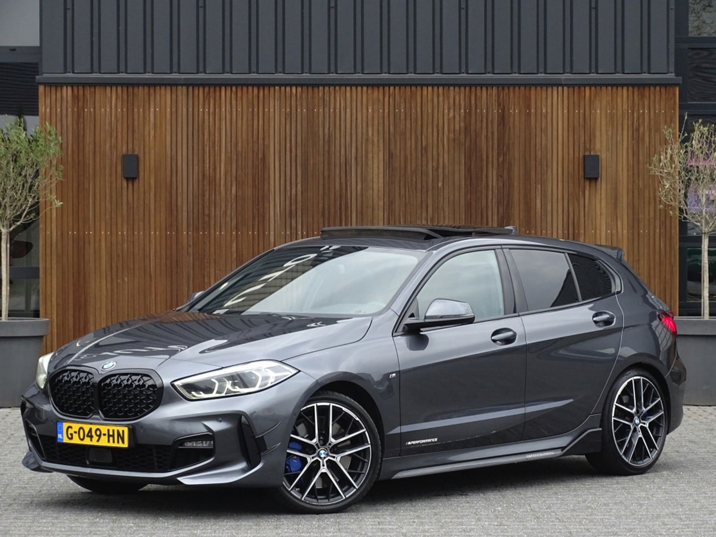 BMW 1-serie 118i High Executive / M-Sport/ M-Perfomance/ Pano / 140pk